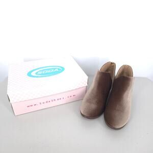 Soda Light Taupe Velour Booties Size 8 NIB